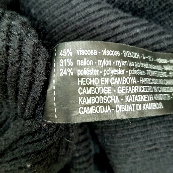 Zara Knit Cropped Black Sweater - Picture 8 of 9